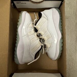 Jordan 11 Retro Low
